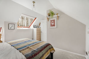 Bedroom- click for photo gallery